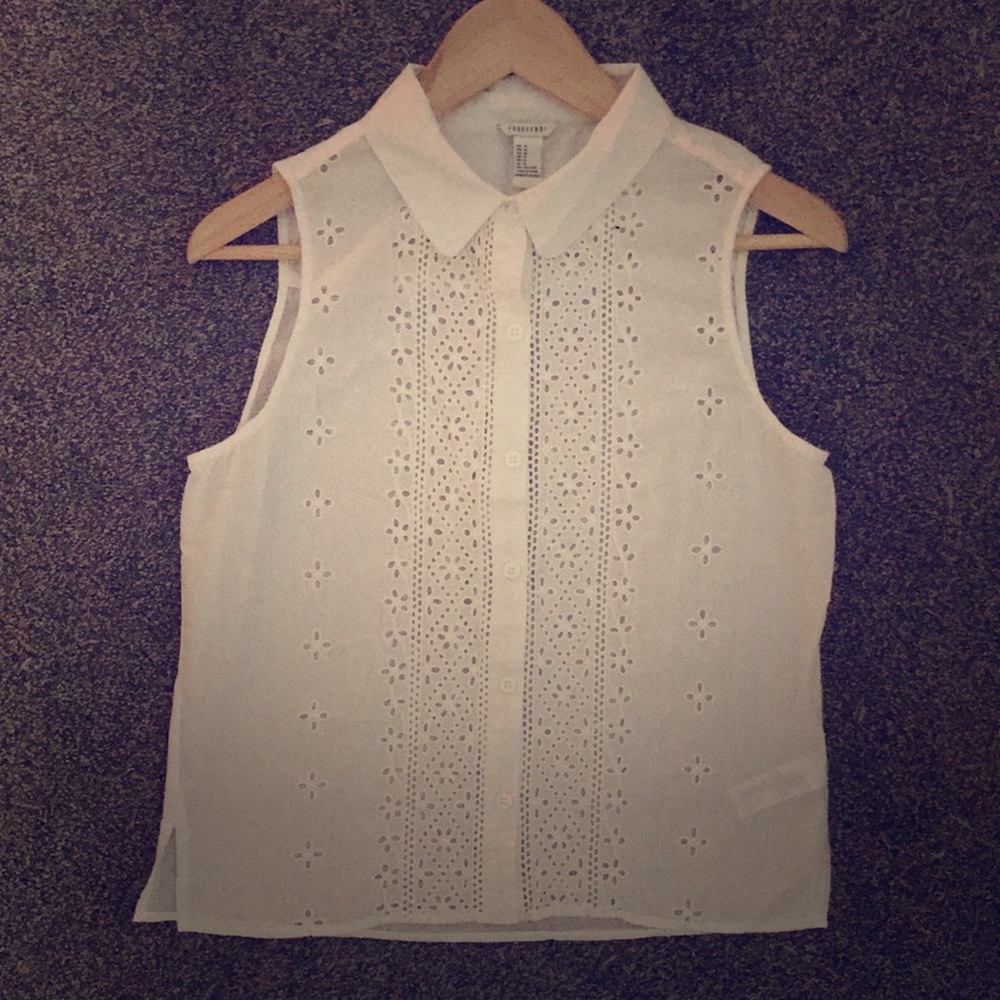 Forever 21 sleeveless button down shirt white